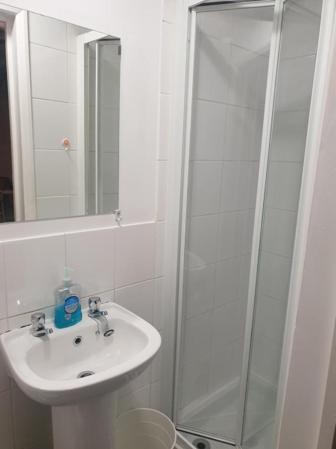 Coventry Studio Apartment Luaran gambar
